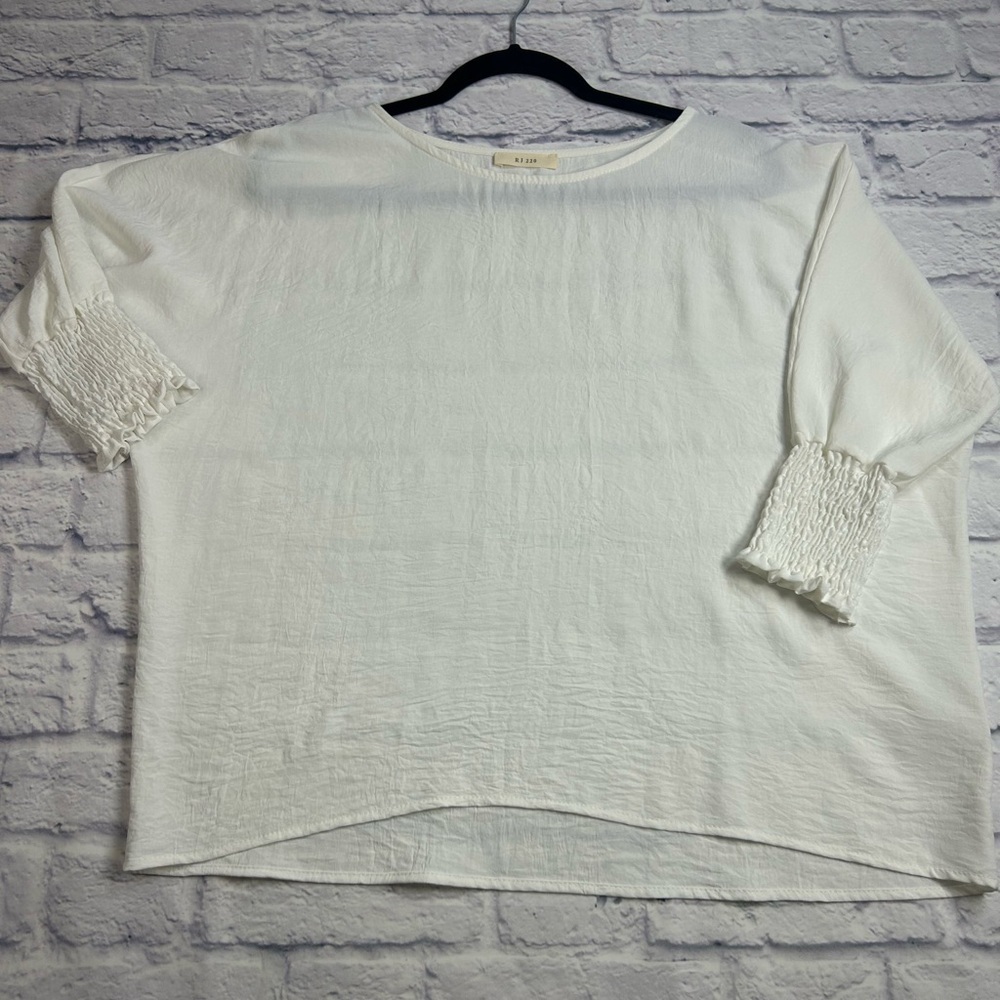 White RJ 220 Blouse. 3/4 Length Gathered/Elastic Sleeves. Size Small.